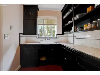Photo #4: 21011215 Listing