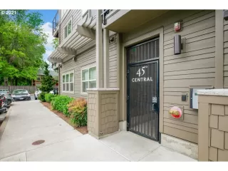 Photo #2: 21011773 Listing
