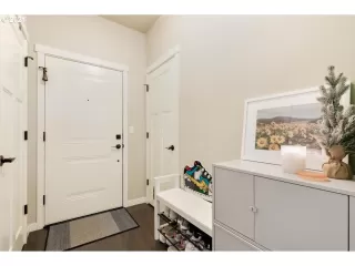 Photo #5: 21011773 Listing