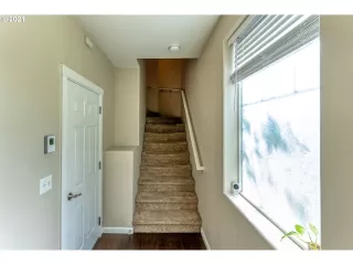 Photo #4: 21011805 Listing