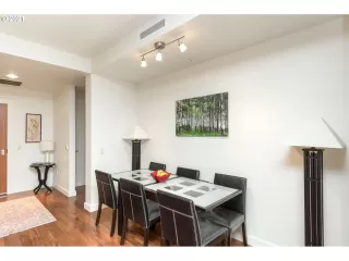 Photo #2: 21012690 Listing