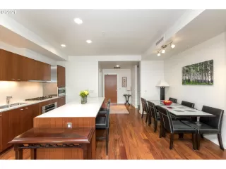 Photo #3: 21012690 Listing