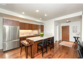 Photo #4: 21012690 Listing