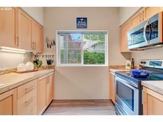 Photo #6: 21013485 Listing