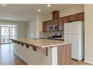 Photo #5: 21013582 Listing 