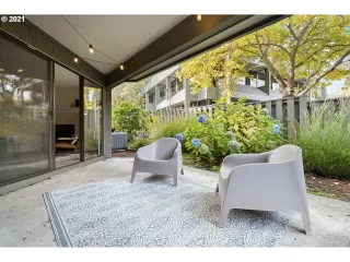 Photo #6: 21013701 Listing