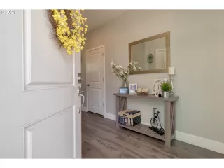 Photo #5: 21013790 Listing 