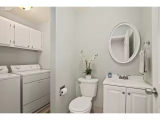 Photo #5: 21013897 Listing