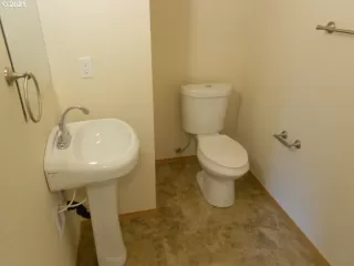 Photo #2: 21014056 Listing