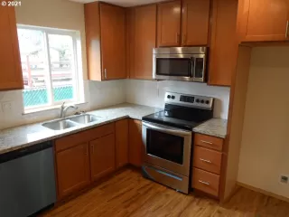 Photo #3: 21014056 Listing