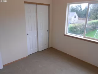 Photo #5: 21014056 Listing