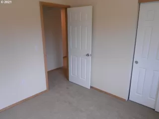 Photo #6: 21014056 Listing