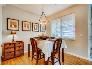 Photo #6: 21014811 Listing