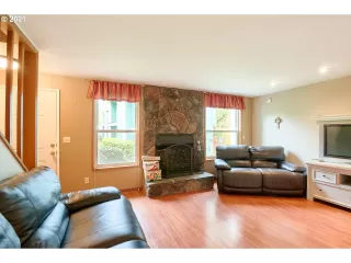 Photo #3: 21015428 Listing