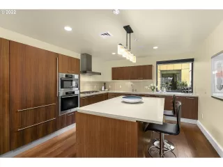 Photo #3: 21015985 Listing 