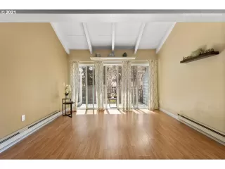 Photo #1: 21016240 Listing 