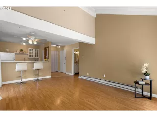 Photo #4: 21016240 Listing 