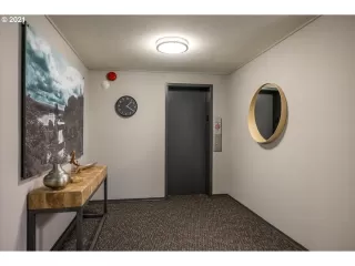 Photo #4: 21017181 Listing