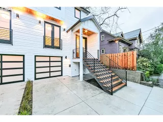 Photo #2: 21017445 Listing