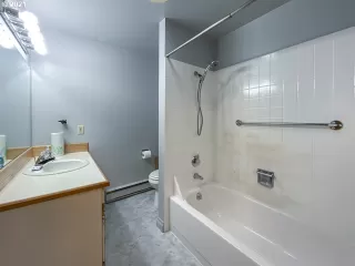 Photo #3: 21017623 Listing