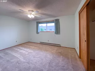 Photo #5: 21017623 Listing