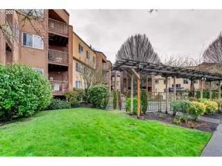 Photo #4: 21018283 Listing