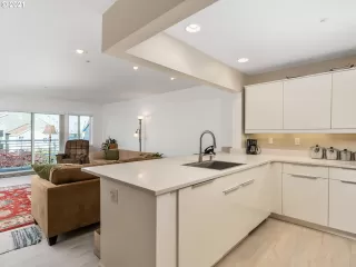 Photo #4: 21018320 Listing