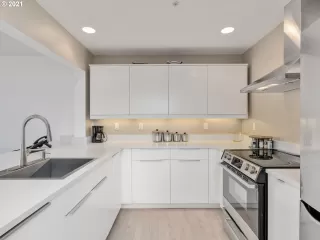 Photo #5: 21018320 Listing