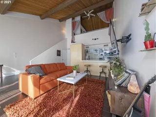 Photo #5: 21018430 Listing 