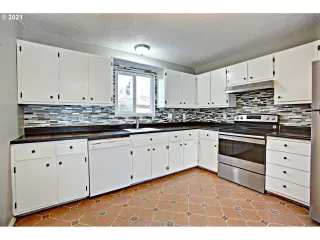 Photo #2: 21018491 Listing