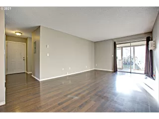 Photo #4: 21018491 Listing