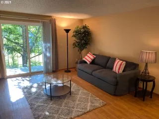 Photo #2: 21018526 Listing 