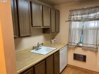 Photo #4: 21018526 Listing 