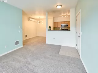 Photo #4: 21018590 Listing 