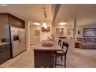 Photo #3: 21018747 Listing