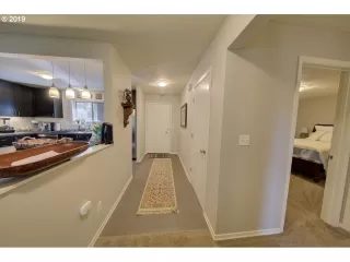 Photo #4: 21018747 Listing