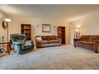 Photo #5: 21019430 Listing 