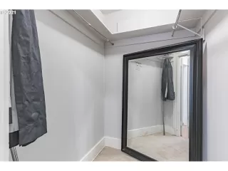 Photo #5: 21019546 Listing