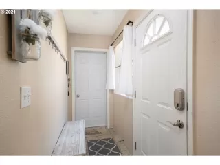 Photo #4: 21020064 Listing