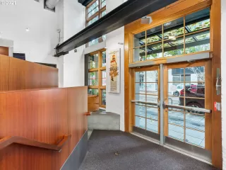 Photo #4: 21020173 Listing