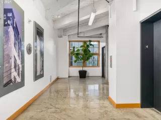 Photo #6: 21020173 Listing