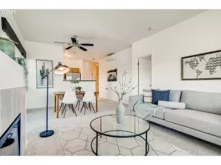 Photo #5: 21020899 Listing