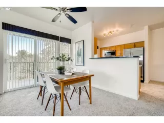 Photo #6: 21020899 Listing