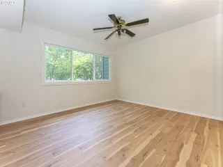 Photo #6: 21020939 Listing 
