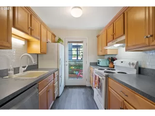 Photo #1: 21021239 Listing 