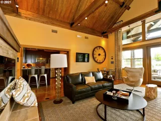 Photo #1: 21021799 Listing