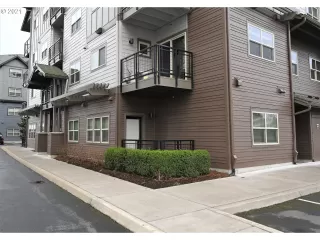 Photo #5: 21021799 Listing
