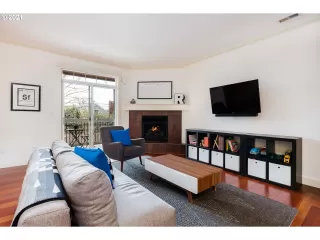 Photo #4: 21022058 Listing