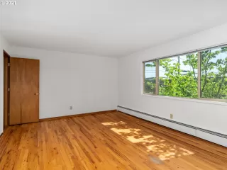 Photo #3: 21022321 Listing