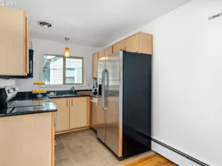 Photo #5: 21022321 Listing